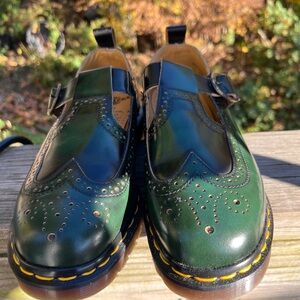 Dr.Martens NIB Ladies Shoe Green England USA 10 As Is Crack in Leather Tab Brass